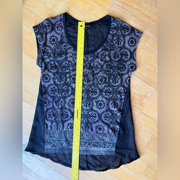 Rock & Republic Black and Purple Short Sleeve Top 60 percent Cotton - Picture 2 of 8